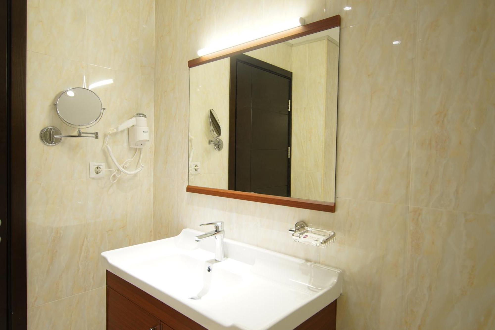 Best Western Premier Dynasty Addis Ababa Exterior photo